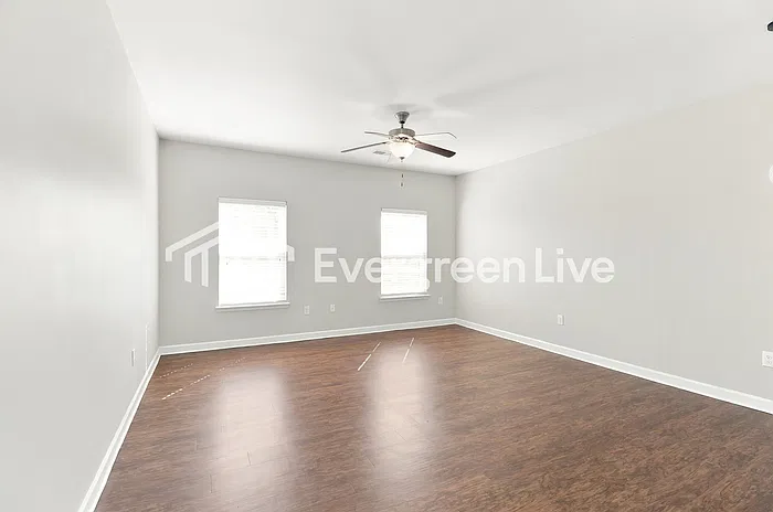 3 bed, 3.5 bath, 1615 sqft, $2,145 — Photo 2
