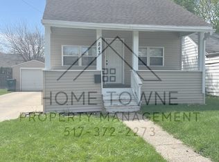 843 Comfort St, Lansing, MI 48915