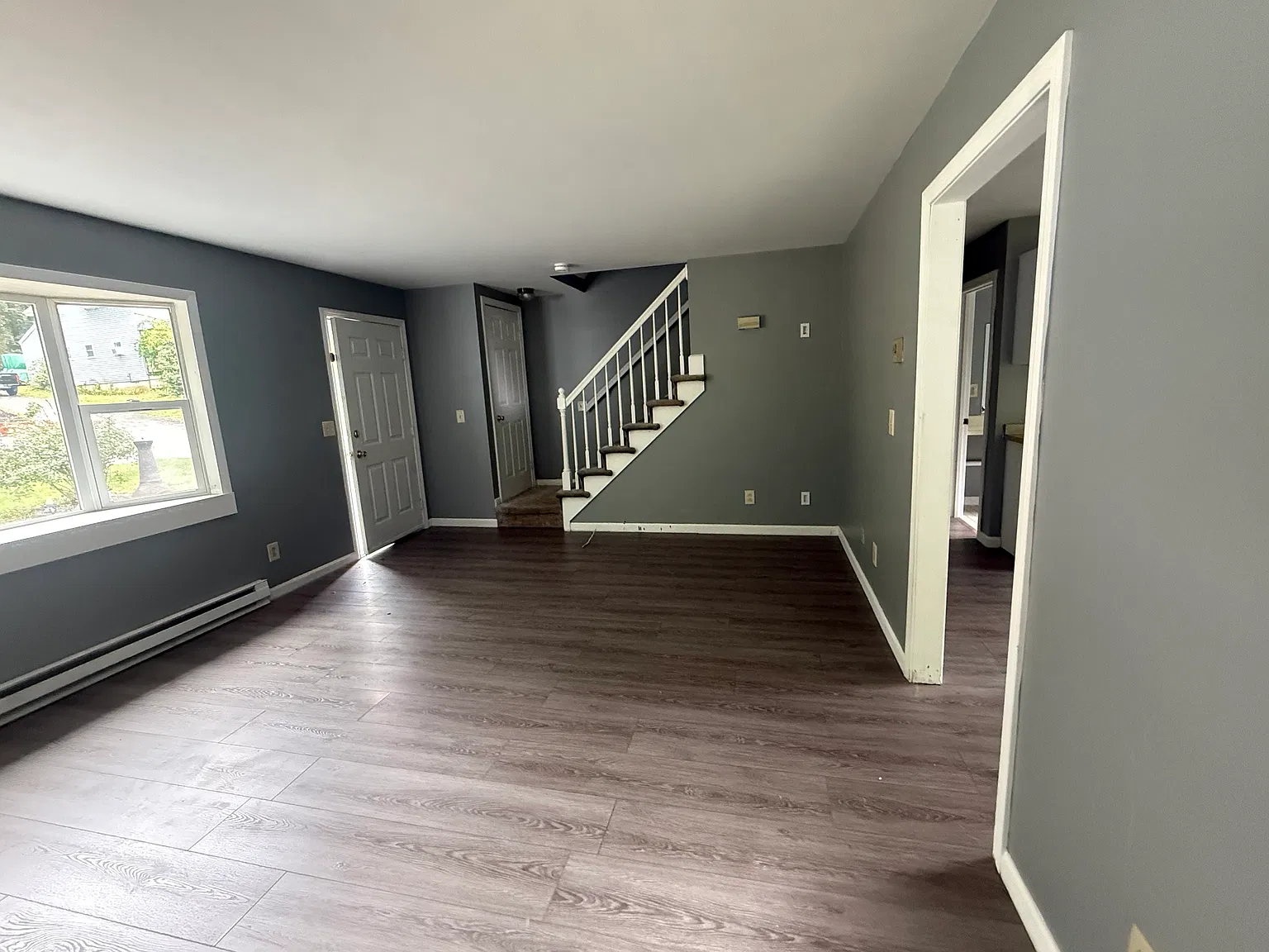 3 bed, 1.5 bath, 2000 sqft, $3,000 — Photo 3