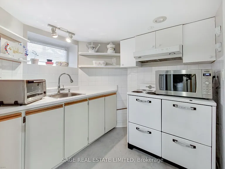 108 Beresford Ave — Photo 30