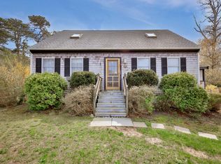 54 Columbian Ave, Oak Bluffs, MA 02557
