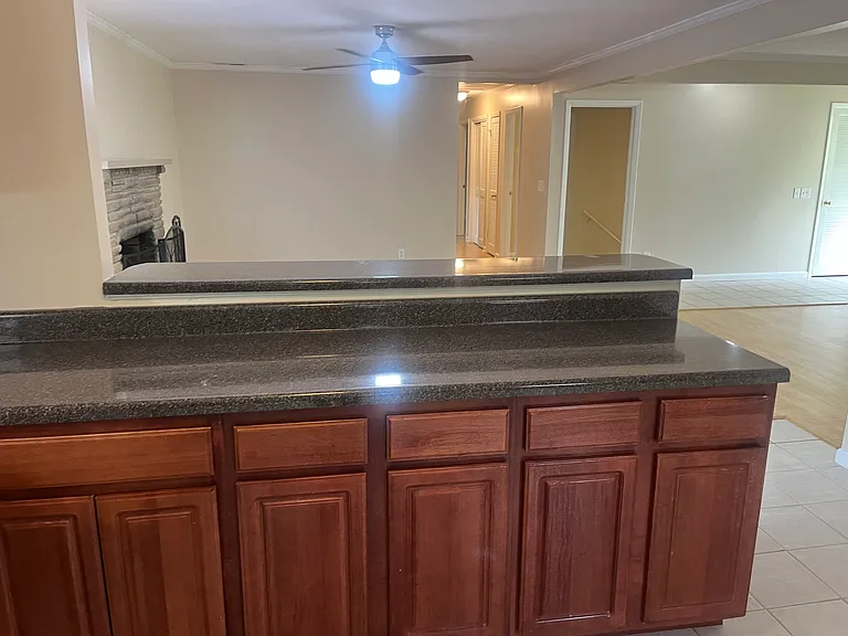 1714 Brentwood Dr — Photo 9