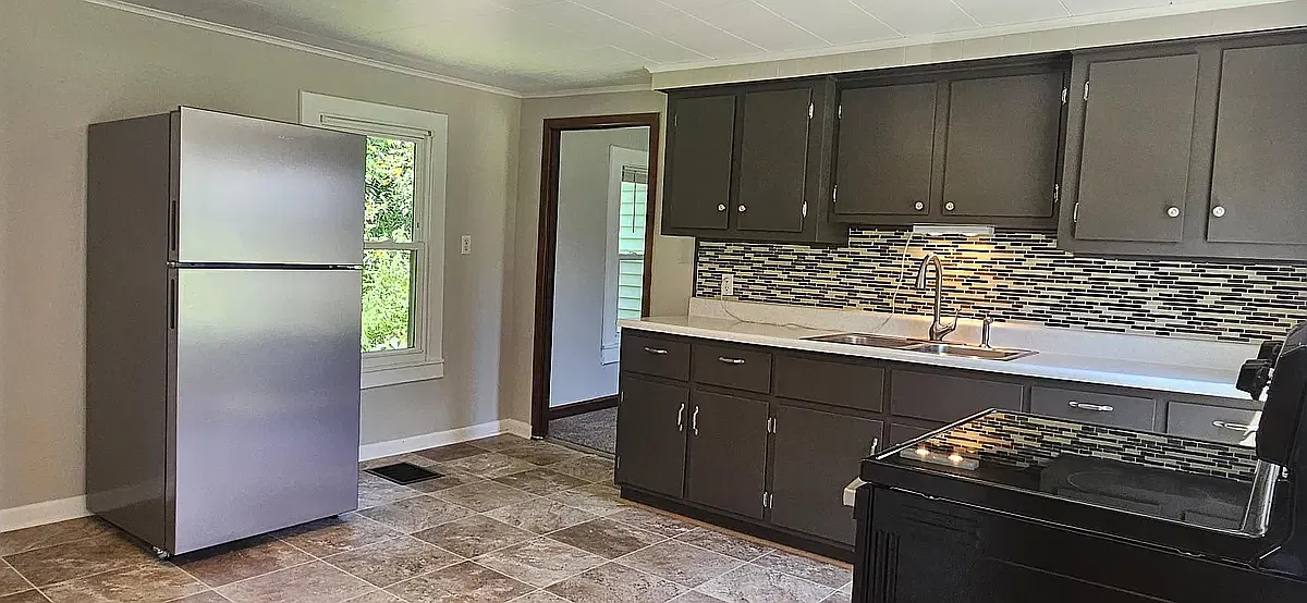 4 bed, 1400 sqft, $1,300 — Photo 1