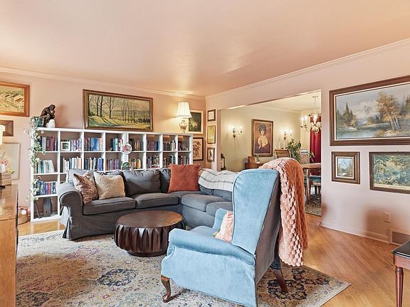 3rd image of 2800 Berkshire DRIVE