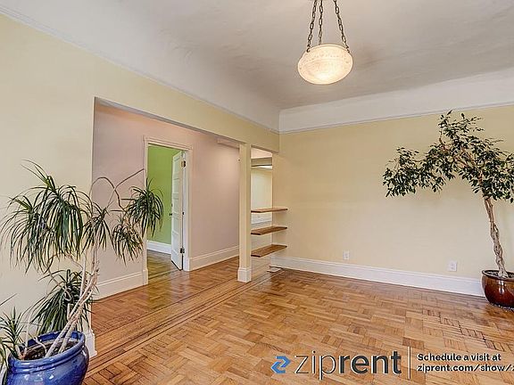 3rd image of 226 Elsie St