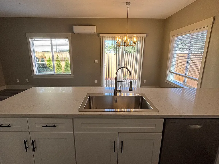 Seven Oaks Luxury Duplexes — Photo 47