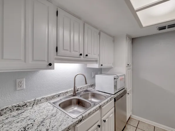8210 Bent Tree Rd, Austin, TX