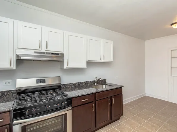 3053 W Argyle St APT 3, Chicago, IL 60625