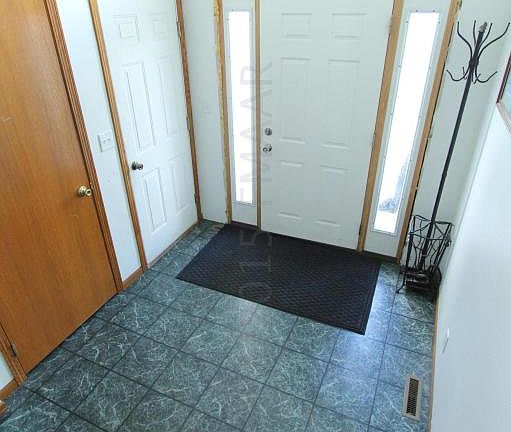 3rd image of 1136 39th Ave W
