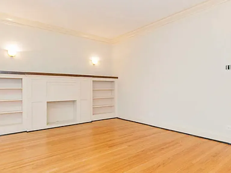 7440 N Claremont Ave #3 — Photo 5