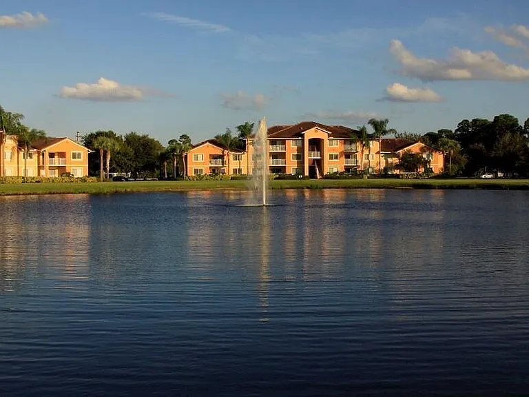 141 SW Palm Dr #306 — Photo 3