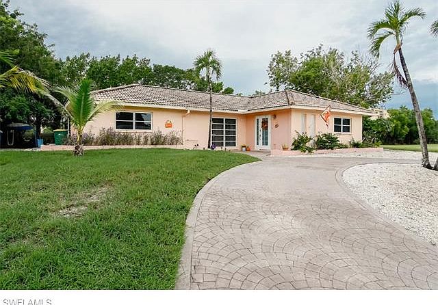 1st image of 298 W Flamingo Cir