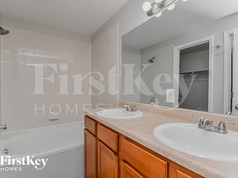 2766 Park Crest Ct — Photo 15
