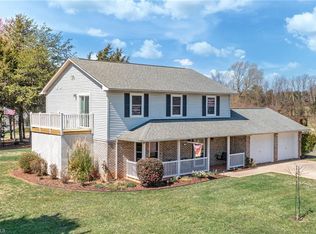 4705 Christian Cir, Walkertown, NC 27051
