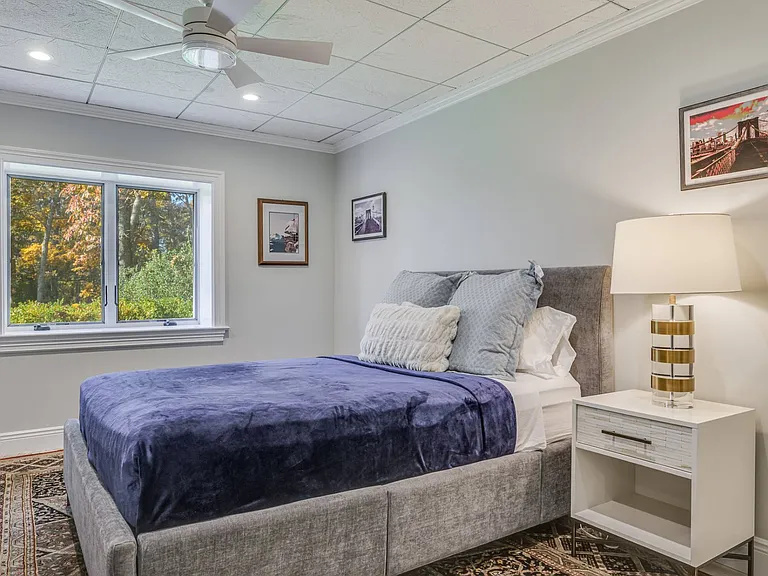 58 Edge Of Woods Rd — Photo 19