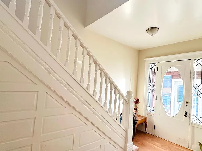 1624 Castle Ave #DOWNSTAIRS — Photo 1