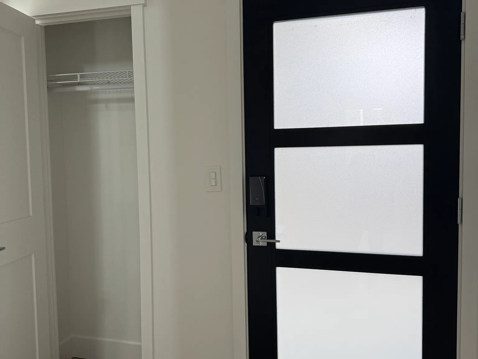 3 bed, 2.5 bath, 1400 sqft, $3,500 — Photo 3