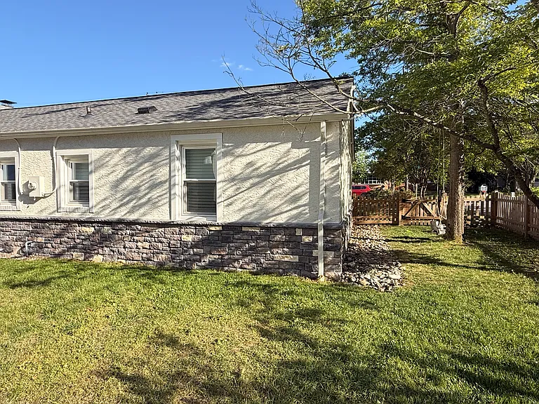 466 Manor Rd — Photo 31