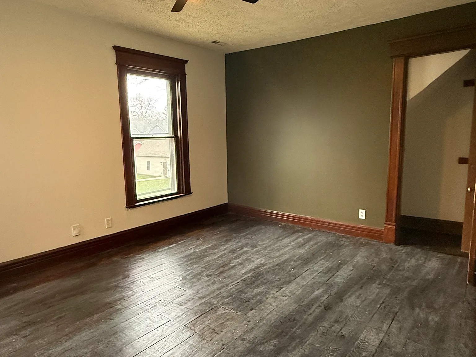 2 bed, 900 sqft, $1,550 — Photo 3