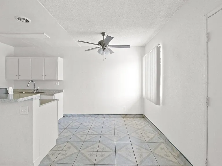 Westminster Apartments — Photo 3