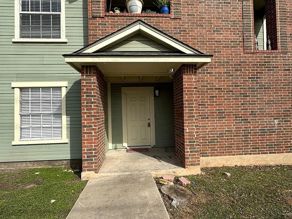 4300 Duval Rd #B