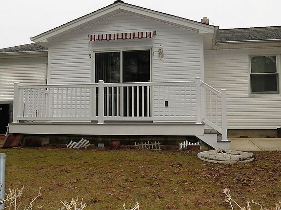 3rd image of 24 Westport Dr