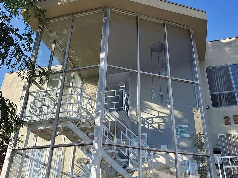 2515 Ocean View Ave — Photo 13