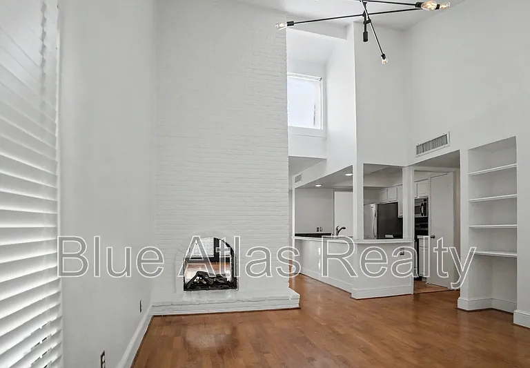 5938 Sandhurst Ln #205 — Photo 2