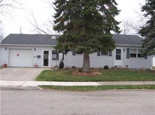 1054 Meadow Ln, Troy, OH 45373