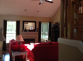 10290 Lakeland Dr, Fishers, IN
