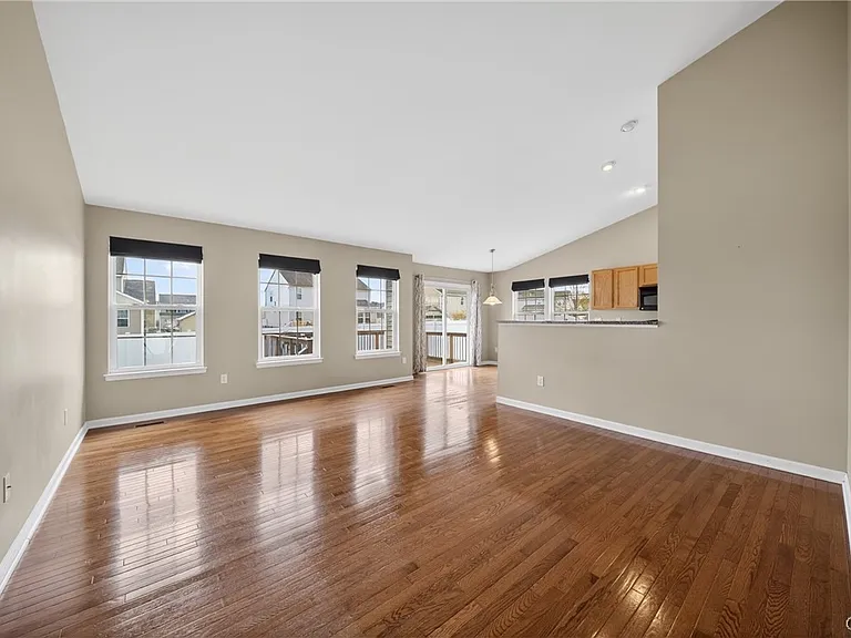 5472 Alfreton Dr — Photo 8