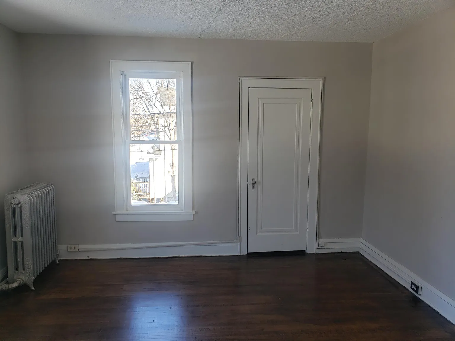 1 bed, 950 sqft, $1,000 — Photo 2
