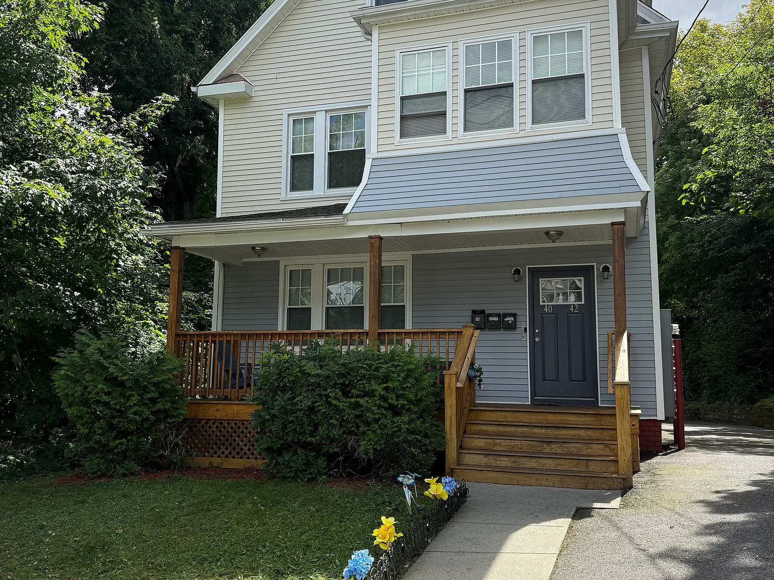 3 bed, 960 sqft, $2,100 — Photo 1