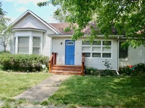 307 E Main St, Colfax, IL 61728