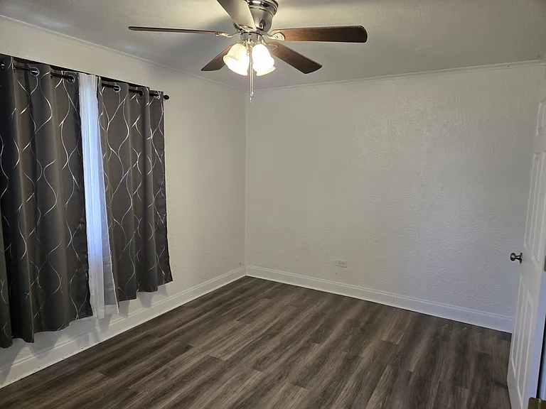 2175 N Broad St — Photo 9