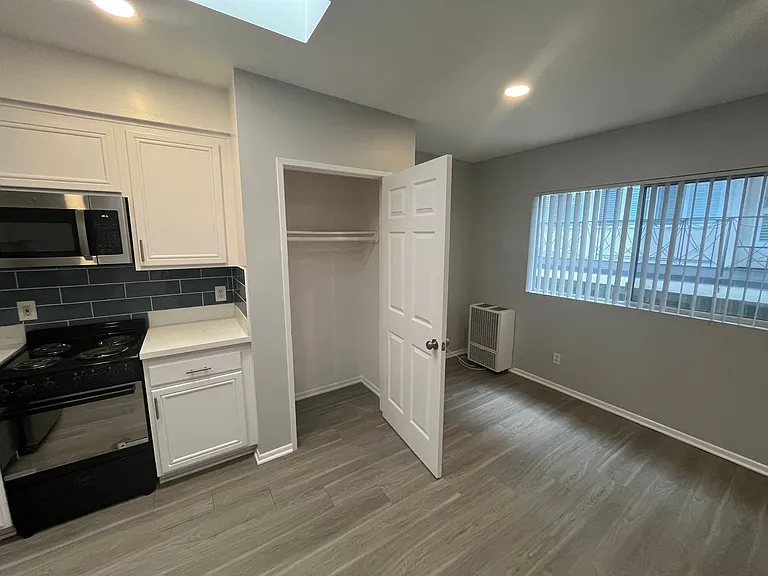 1015 2nd Street — Photo 12