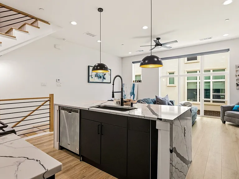 2102 N Prairie Ave #102 — Photo 12