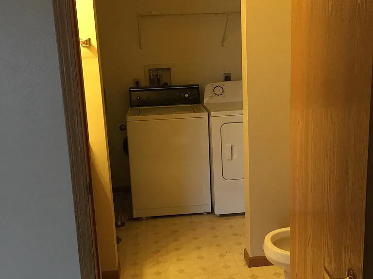 2200 Sylvan Way — Photo 10