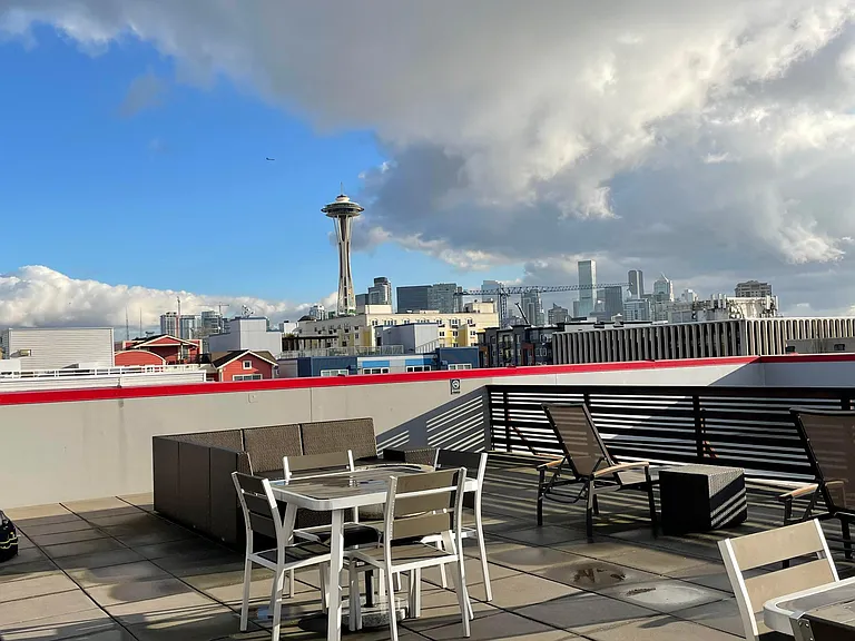 Queen Anne Flats — Photo 16