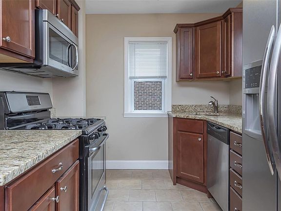 4th image of 2424 Remington Ln