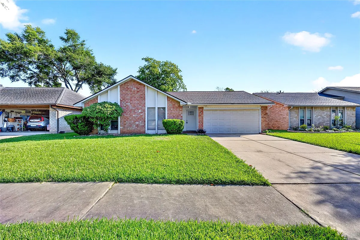 Building Photo - 3031 Shawnee Dr
