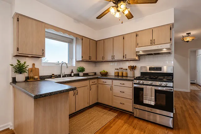 3552 N Oleander Ave #205 — Photo 6