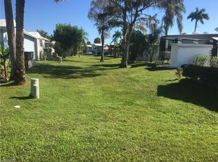 221 Cheetah Dr, Naples, FL 34114