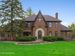 1S121 Cantigny Dr, Winfield, IL 60190