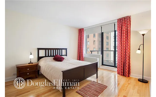 Rented by Douglas Elliman | media 16