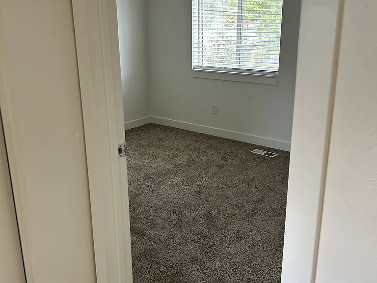 256 E Center St — Photo 18