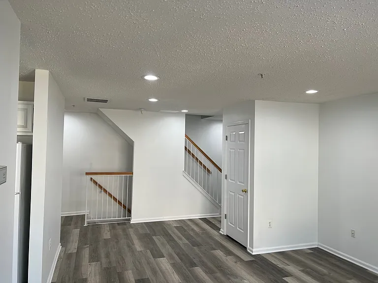 41 Prestwick Way #41 — Photo 8
