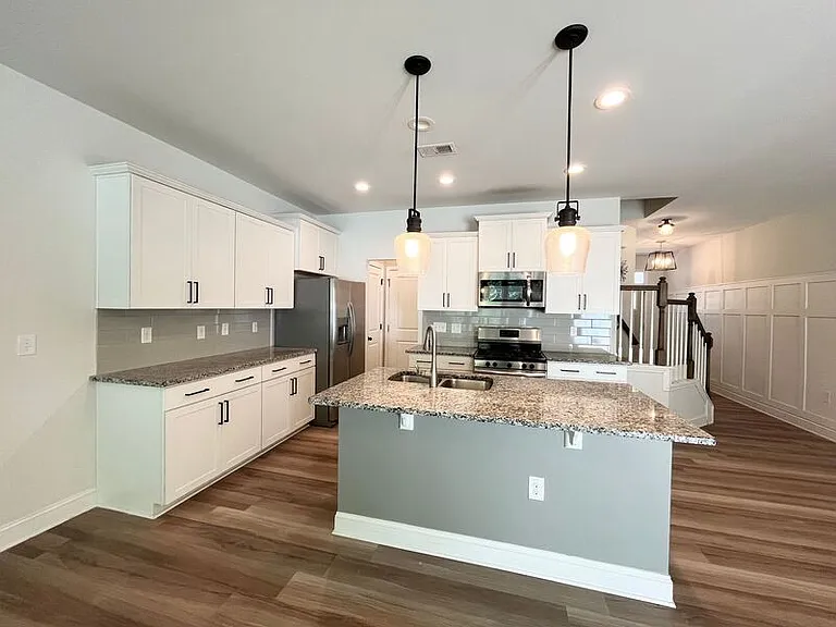 1005 Longitude Dr — Photo 8