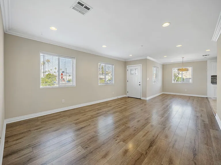872 N Edgemont St #8721 — Photo 18