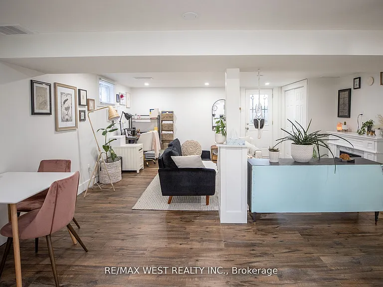 93 Peel St #2 — Photo 9